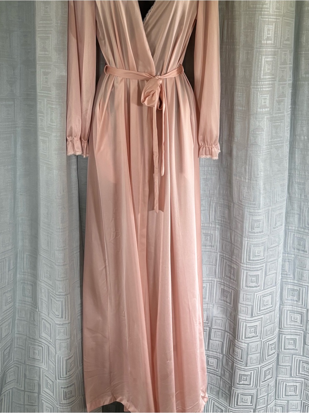 Vintage blush pink nylon robe with lace details Sz XS / S - Picture 10 of 11